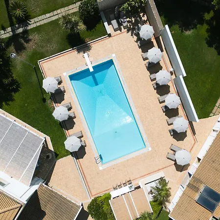 Ξενοδοχείο με διαμερίσματα Sikelika Sul Mare 4*